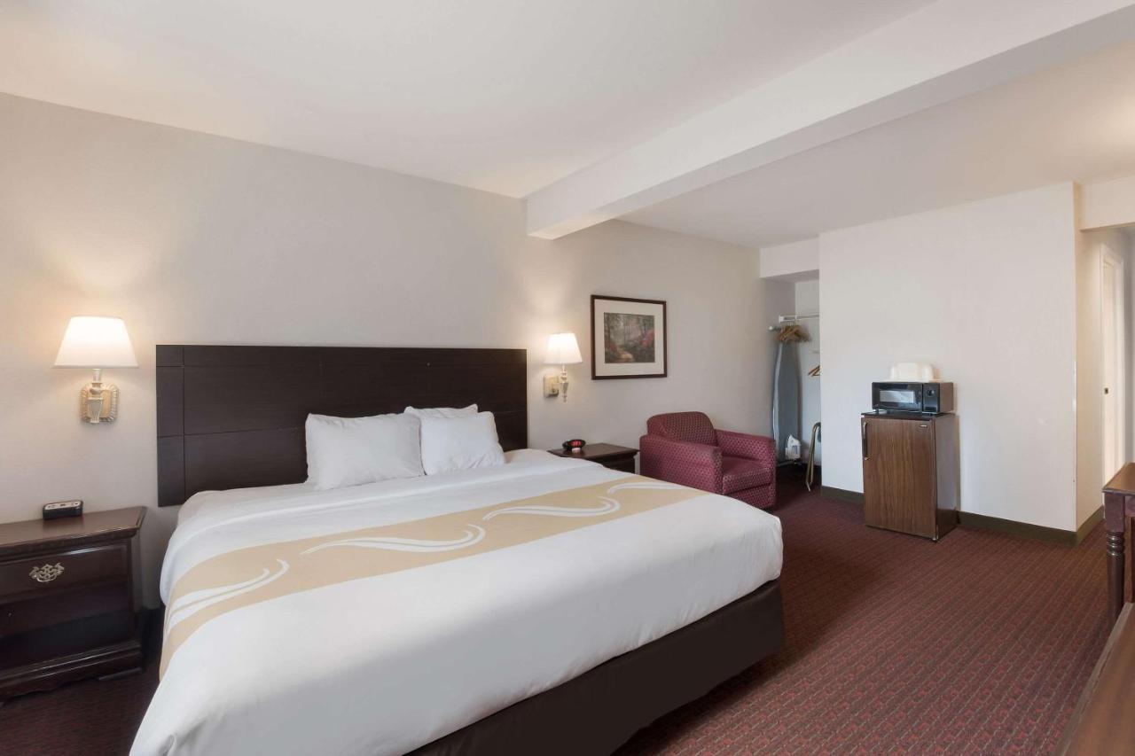 Quality Inn Grand Suites Bellingham Exterior photo