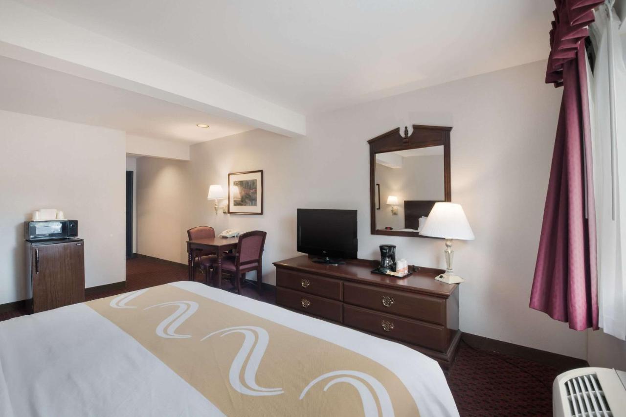Quality Inn Grand Suites Bellingham Exterior photo