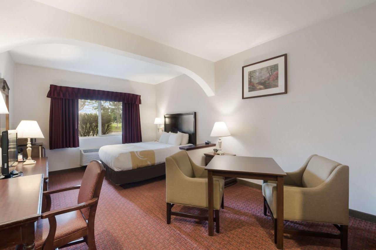 Quality Inn Grand Suites Bellingham Exterior photo